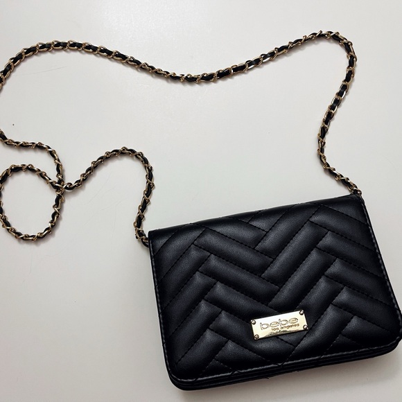 Bebe Faux Leather Quilted Black Chevron Crossbody Bag - Picture 1 of 12